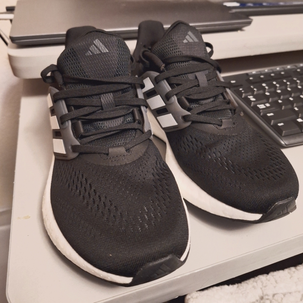 Adidas Boost Boys 6.5y